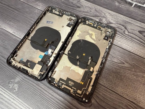 Корпус для iPhone XR черный 2шт. Б/У фото 3