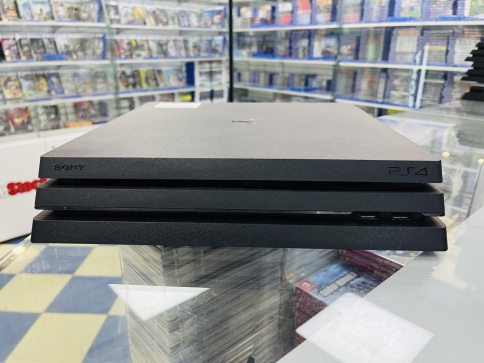 Sony Playstation 4 Pro 1TB CUH-7008B S/N: 03274524035708532 (PS4 Pro, Б/У) фото 3