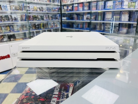 Sony Playstation 4 Pro 1TB CUH-7218B, Без коробки, S/N: 03274526575634902(Б/У, PS4 Pro) Белая фото 3
