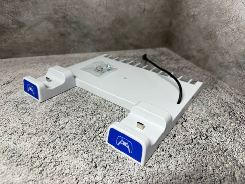 PS5 Подставка для консоли и двух Геймпадов, с функцией подзарядки (PEGA P5S009) фото 6