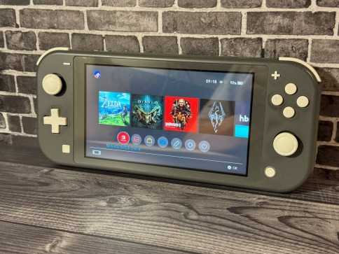 Игровая приставка Nintendo Switch Lite (Grey, S/N: XJE10013233791) фото 1